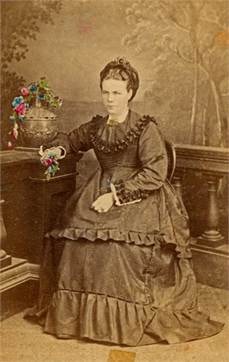 Isabella Murray — coloured studio portrait and daguerreotype
