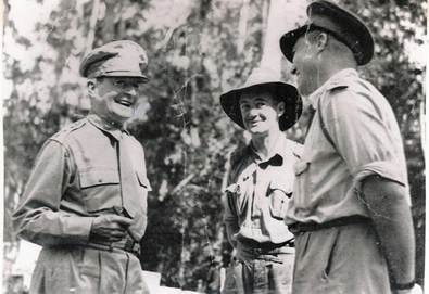 Nick Walsh photographed with General MacArthur at Ower's Corner, Kokoda Track, 3 October 1942