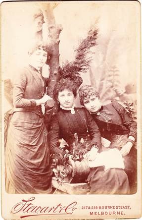 Annie, Lizzie and Clara Angoir — Holmes family descendants
