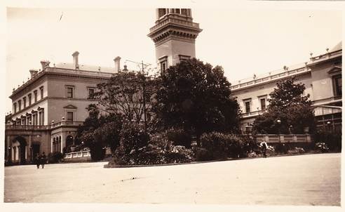 Castlemaine Town Hall and Market building, c.1900s–1920s — grand Victorian civic building with arched colonnade and tower, Castlemaine's central market hall